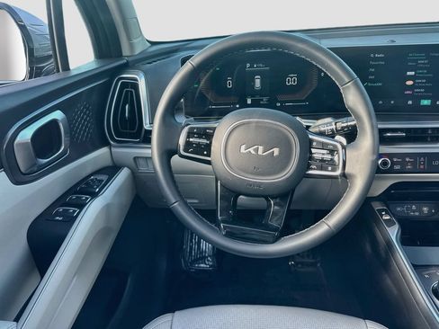 Certified 2025 Kia Sorento EX FWD image 22