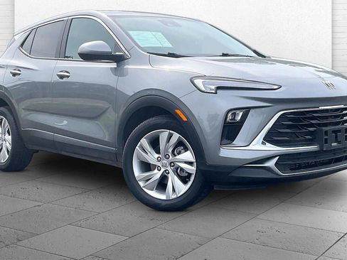 Used 2025 Buick Encore GX Preferred FWD image 1