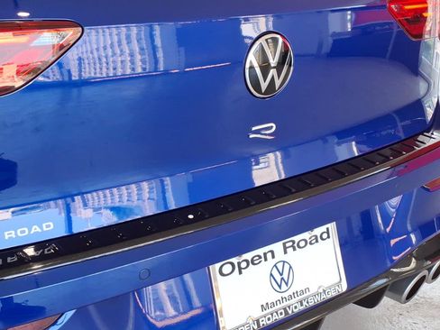 Used 2023 Volkswagen Golf R AWD/4WD image 10