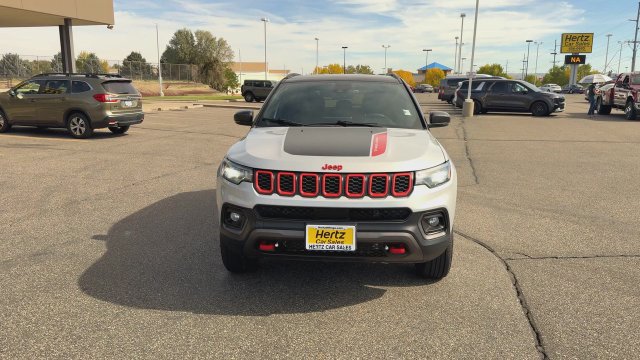 Used 2024 Jeep Compass Trailhawk AWD/4WD image 3