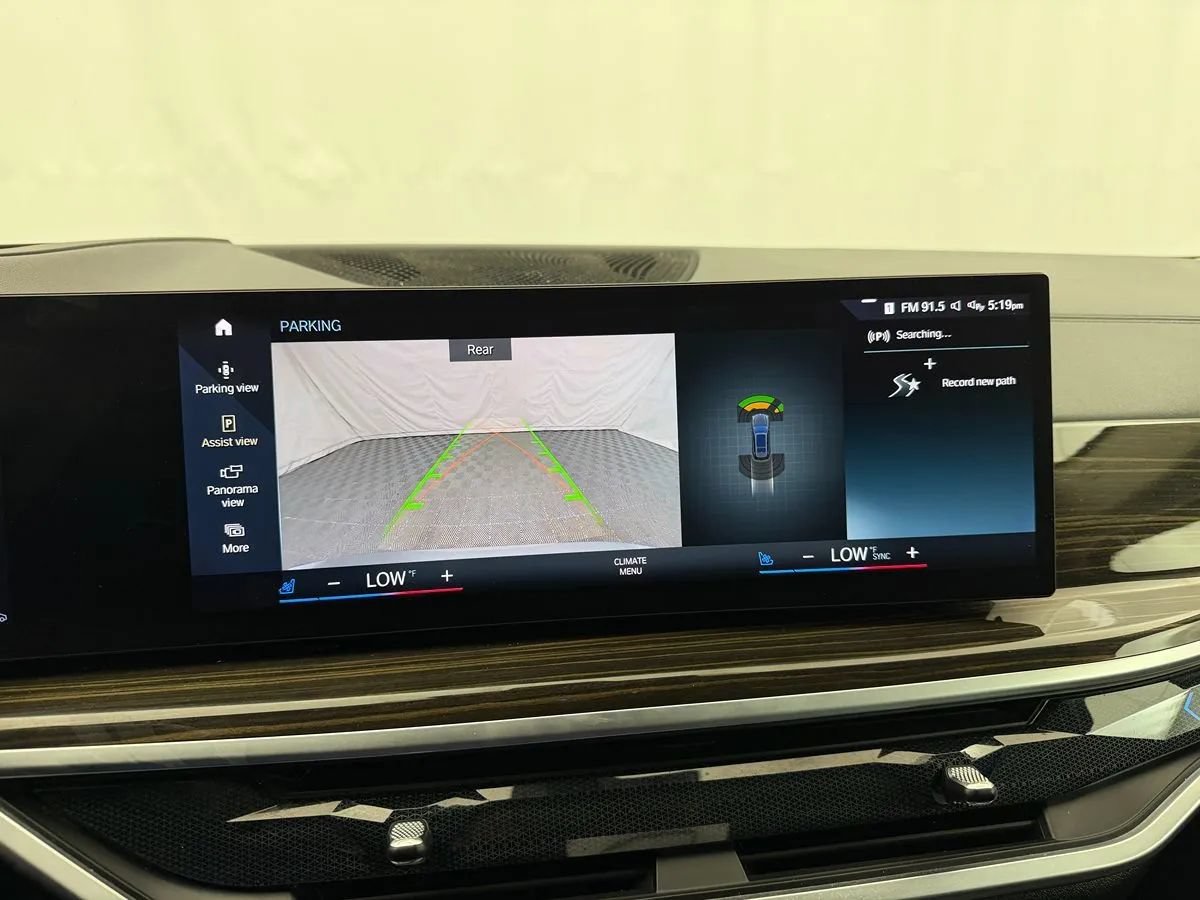 Used 2023 BMW X7 xDrive40i w/ Premium Package AWD/4WD image 38