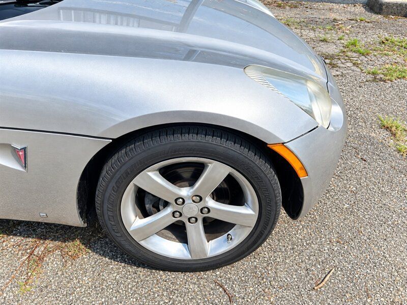 Used 2008 Pontiac Solstice Convertible w/ Premium Package RWD image 16