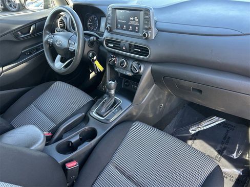 Used 2021 Hyundai Kona SE image 8