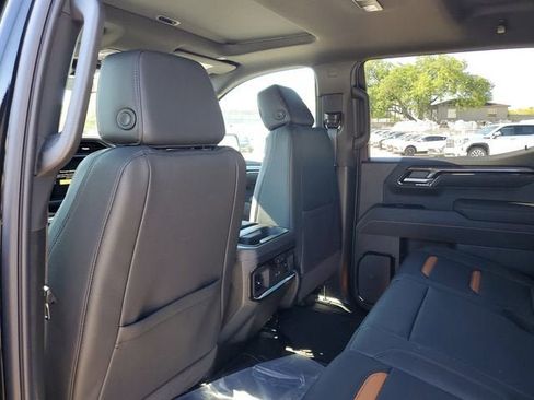 New 2026 GMC Sierra 1500 AT4 w/ AT4 Premium Package AWD/4WD image 11