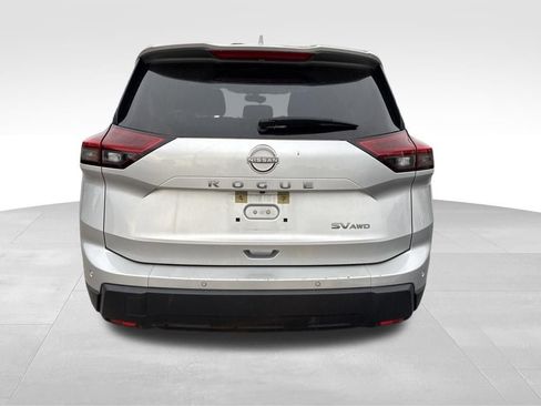 Used 2024 Nissan Rogue SV AWD/4WD image 4