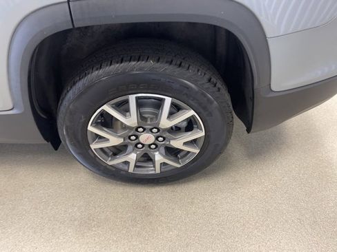 Used 2023 GMC Acadia SLE w/ Driver Convenience Package image 6