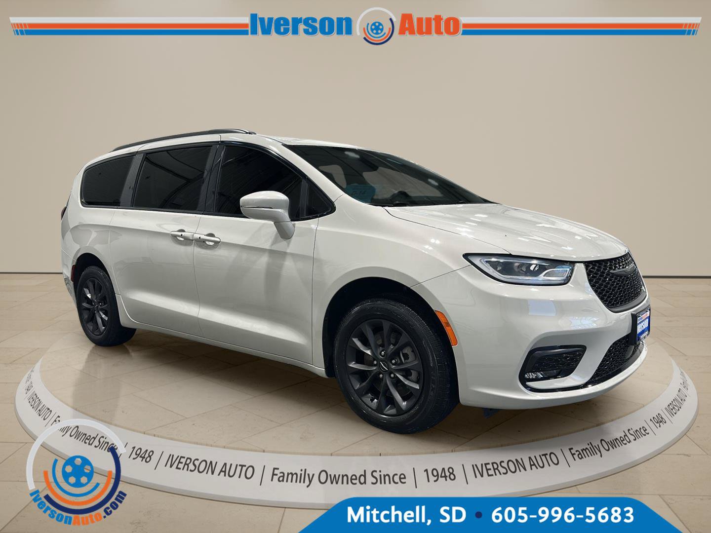 Used 2021 Chrysler Pacifica Touring-L w/ S Appearance Package AWD/4WD image 1