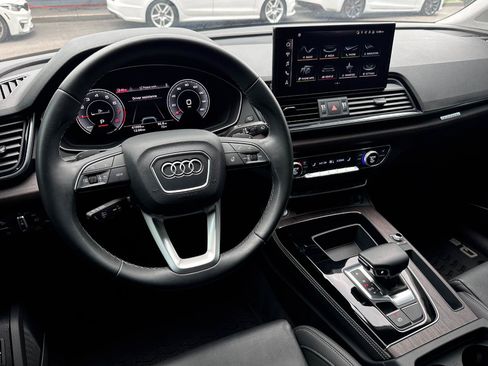 Used 2023 Audi Q5 2.0T Premium Plus w/ Premium Plus Package AWD/4WD image 2