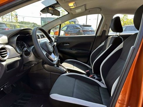 Certified 2022 Nissan Versa SV w/ Trunk Package image 16