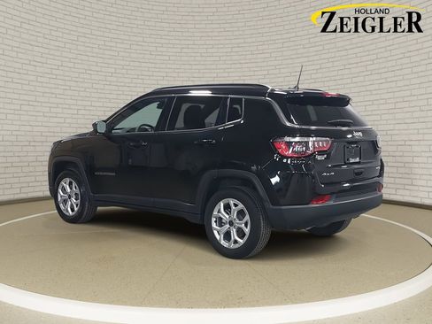 Used 2025 Jeep Compass Latitude image 7