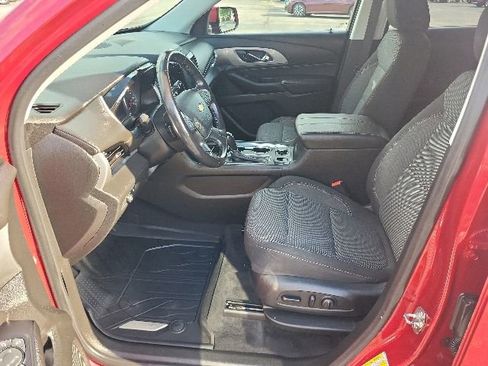 Used 2020 Chevrolet Traverse LT FWD image 29