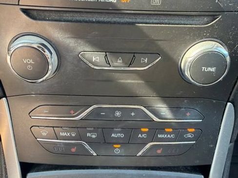 Used 2015 Ford Edge SEL w/ Equipment Group 201A FWD image 14