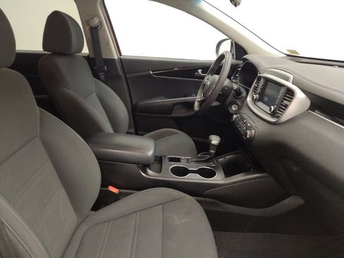 Used 2020 Kia Sorento LX image 21