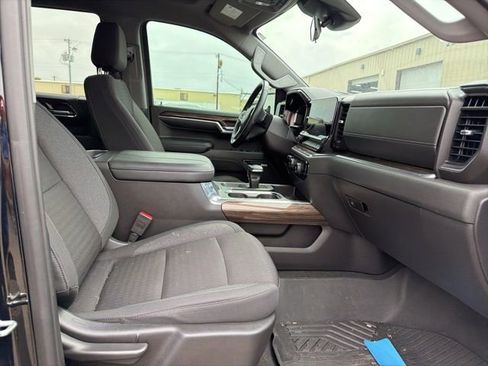 Used 2024 Chevrolet Silverado 1500 LT Trail Boss w/ Convenience Package II image 18