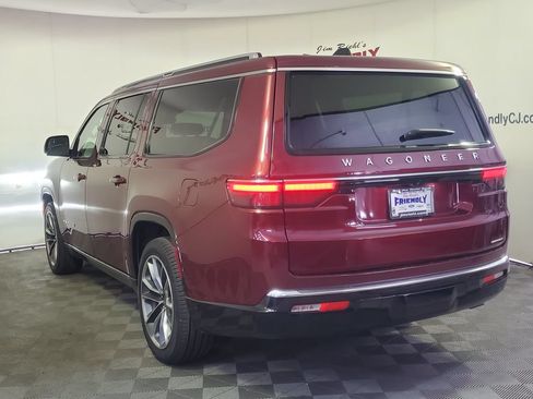 Used 2024 Jeep Wagoneer L Series III w/ Premium Group I AWD/4WD image 4