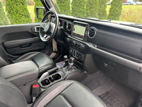 Used 2020 Jeep Gladiator Overland w/ Popular Equipment Package image 30