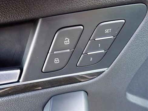 Used 2020 Audi Q5 e Premium Plus image 17