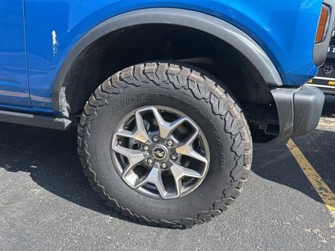 Used 2025 Ford Bronco Badlands AWD/4WD image 3