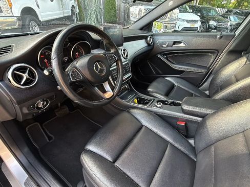 Used 2018 Mercedes-Benz GLA 250 4MATIC image 21