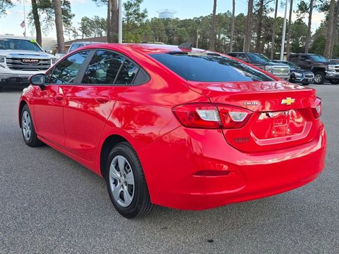 Used 2018 Chevrolet Cruze LS image 5