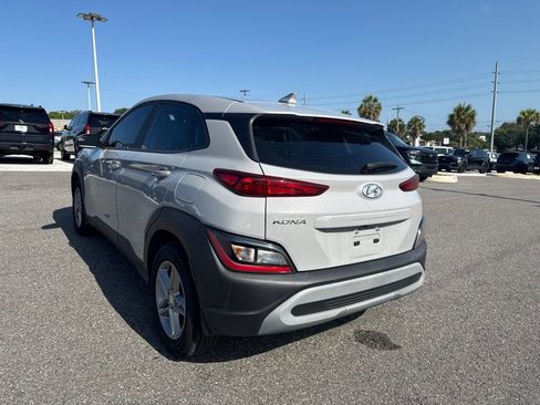 Used 2022 Hyundai Kona SE FWD image 3
