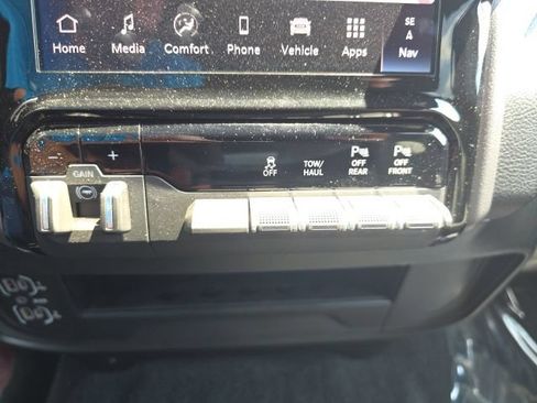 Certified 2026 RAM 2500 Big Horn AWD/4WD image 25