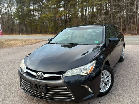 Used 2017 Toyota Camry XLE image 34