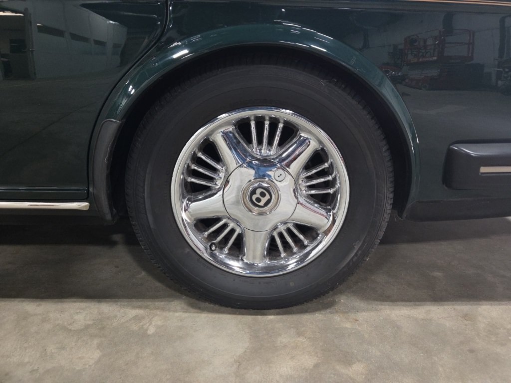 Used 1994 Bentley Brooklands RWD image 18