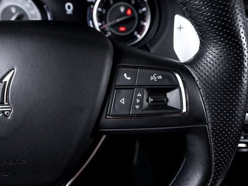 Used 2021 Maserati Levante AWD/4WD image 38