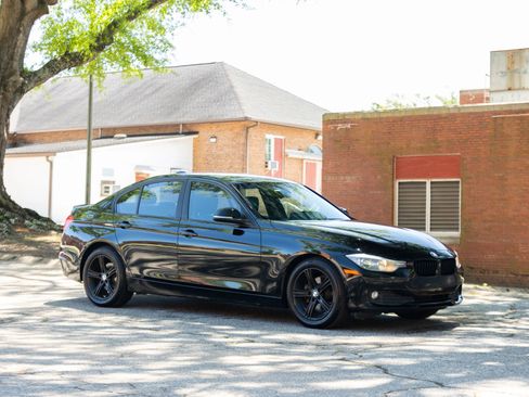 Used 2014 BMW 320i Sedan RWD image 6
