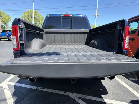 Certified 2022 RAM 1500 Big Horn AWD/4WD image 9