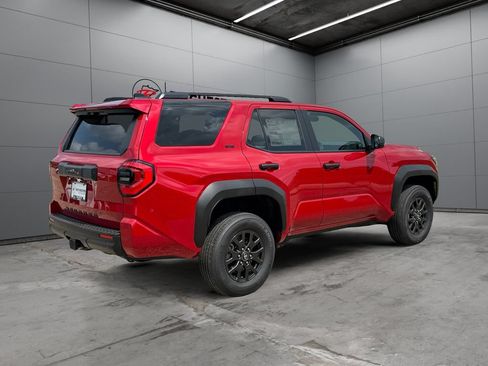 New 2026 Toyota 4Runner SR5 AWD/4WD image 5