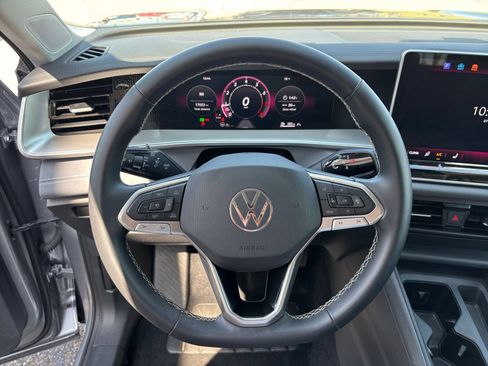 Used 2026 Volkswagen Tiguan SE AWD/4WD image 29