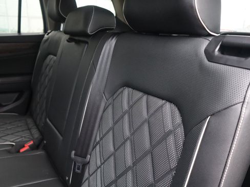 Used 2024 Volkswagen Atlas SEL Premium R-Line image 34