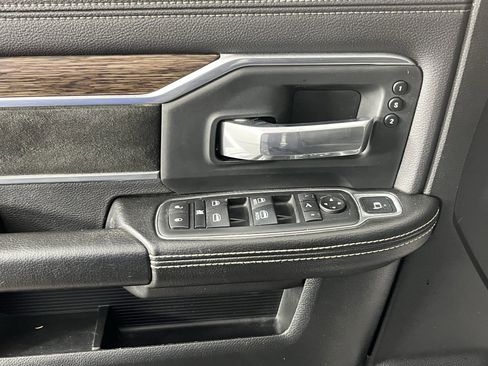 Used 2020 RAM 3500 Laramie image 17