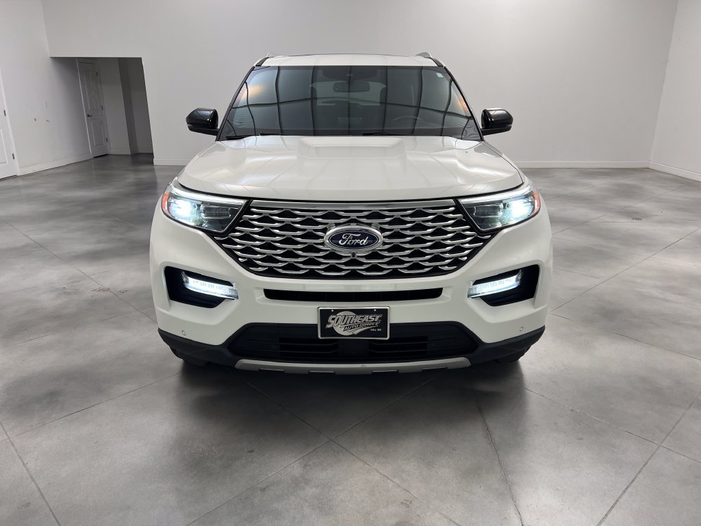 Used 2023 Ford Explorer Platinum w/ Technology Package AWD/4WD image 3