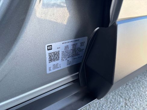 Used 2025 Chevrolet Trax LT image 29