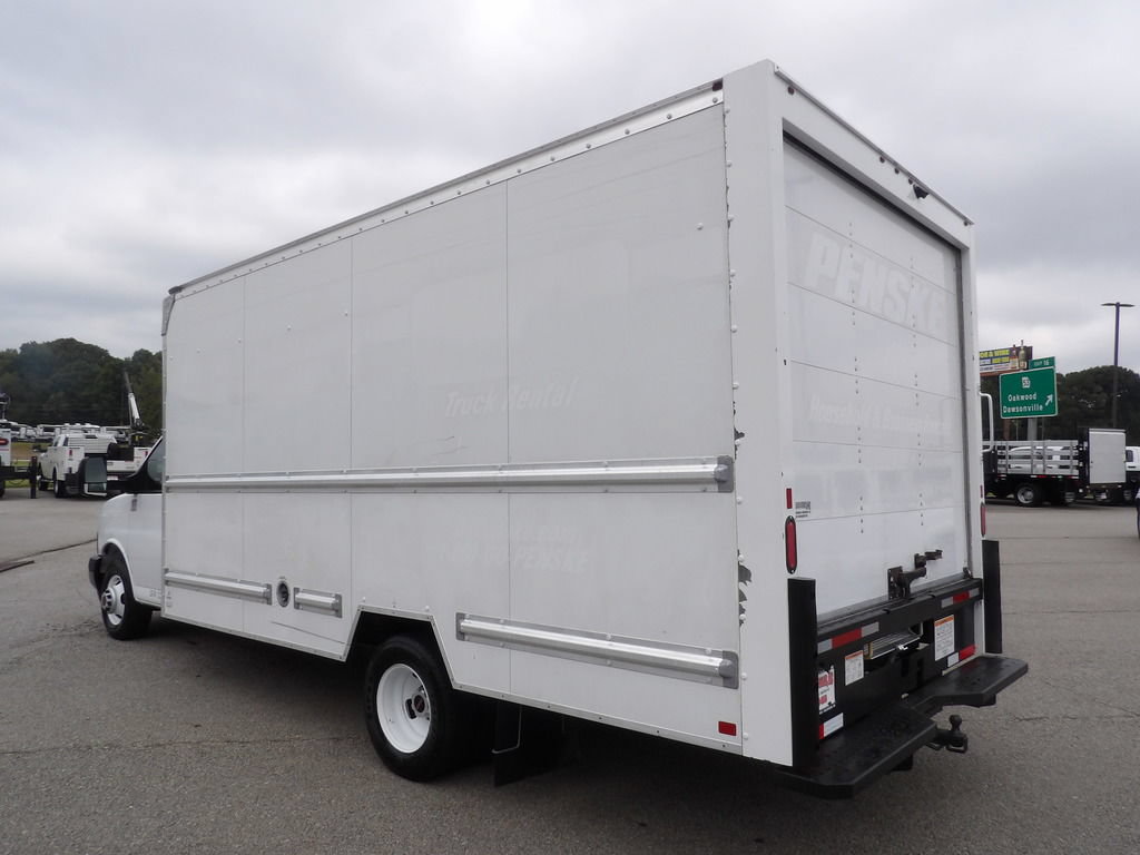 Used 2021 GMC Savana 3500 Extended w/ Power Convenience Package RWD image 4