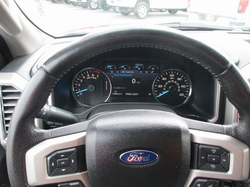 Used 2016 Ford F150 Lariat image 28