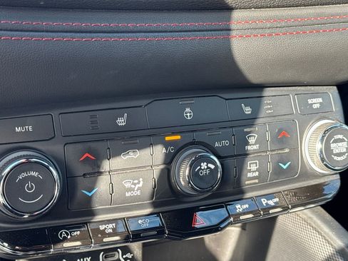 Used 2023 Dodge Durango GT image 27