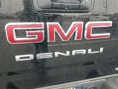 Certified 2022 GMC Canyon Denali image 7