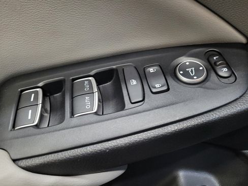 Used 2018 Honda Accord EX image 27