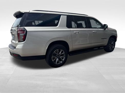 Certified 2023 Chevrolet Suburban Z71 w/ Luxury Package AWD/4WD image 5