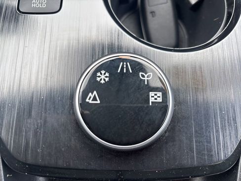 Used 2024 Nissan Rogue SV AWD/4WD image 26