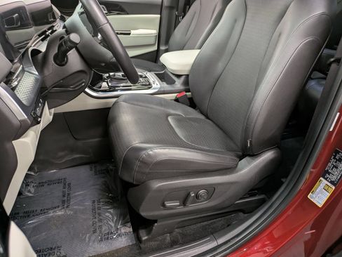 Certified 2024 Kia Carnival SX Prestige FWD image 10