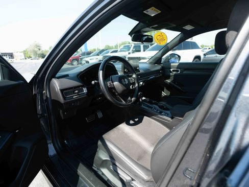 Used 2025 Honda Civic Sport image 8