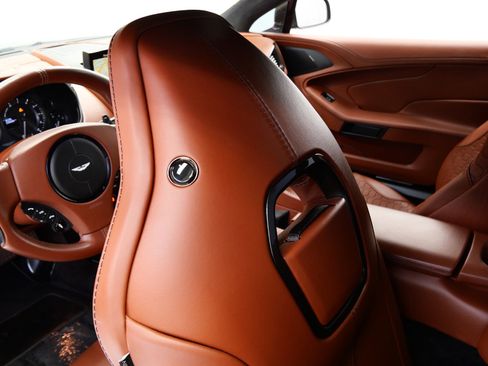 Used 2014 Aston Martin Vanquish Coupe image 27