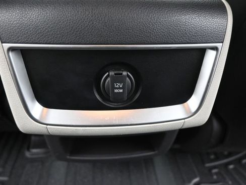 Used 2022 Kia Carnival LX FWD image 13