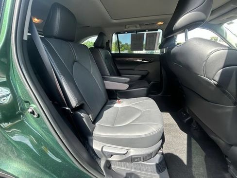 Certified 2025 Toyota Highlander Platinum AWD/4WD image 52