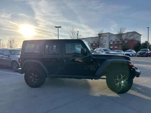 Used 2018 Jeep Wrangler Unlimited Rubicon image 2